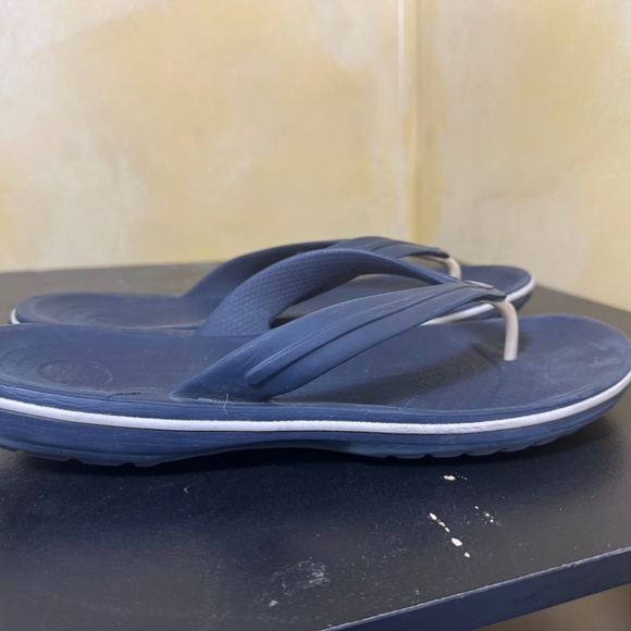 Crocs Flip Flop Sandals Mens Size 11 Blue Beach Vacation Slip on - Picture 4 of 7